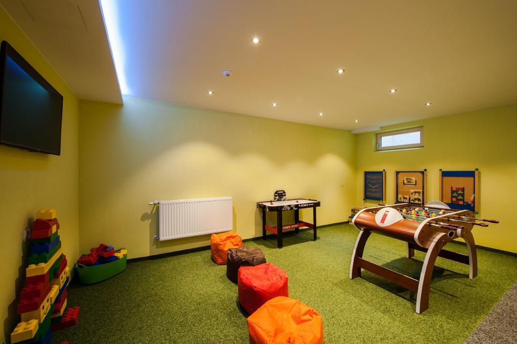 Rustika - Appartements & Spa Ehrwald Exterior photo
