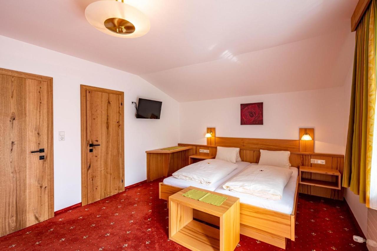 Rustika - Appartements & Spa Ehrwald Exterior photo