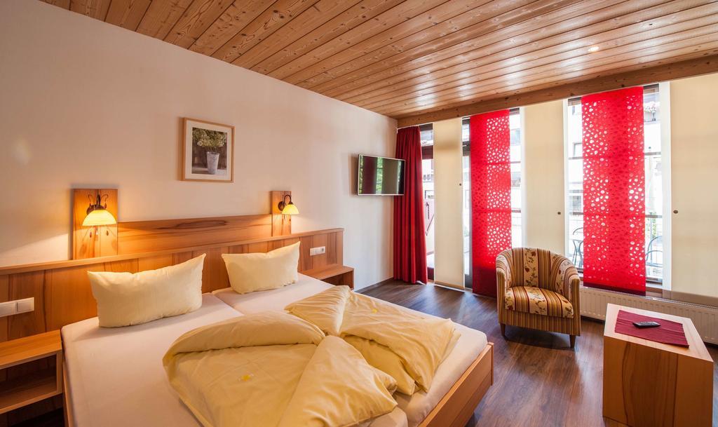 Rustika - Appartements & Spa Ehrwald Exterior photo